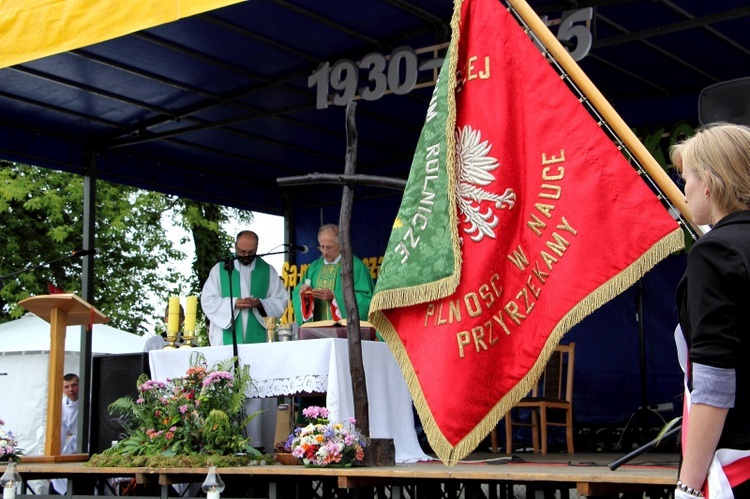 Jubileusz 85-lecia szkoły w Zduńskiej Dąbrowie