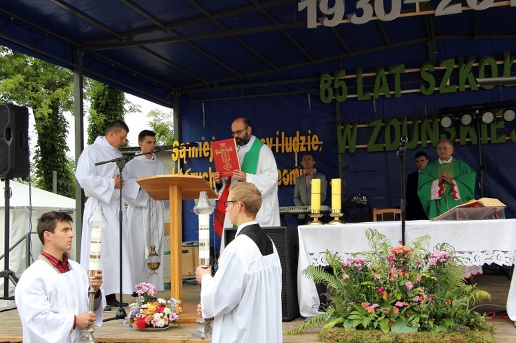 Jubileusz 85-lecia szkoły w Zduńskiej Dąbrowie