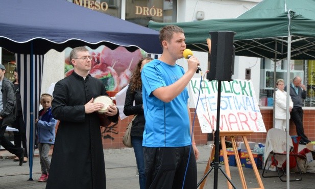 Wyszli z kościołów na ulice