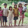 Dzieci w jednej z wiosek w okolicy boliwijskiego Concepción. Parafia obsługuje ponad 60 takich wiosek. Do niektórych kapłan dojeżdża  raz w roku