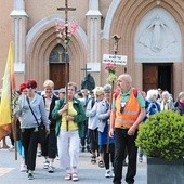 Pątnicy wyruszyli sprzed radomskiej katedry. Konferencje w drodze głosił ks. Marek Dziewiecki