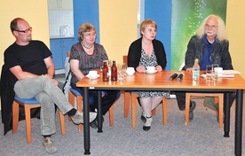 W Opolu gościli (od lewej): Petr Šimíček, Petruška Šustrová, prof. Joanna Czaplińska z Instytutu slawistyki UO  oraz Josef Rauvolf