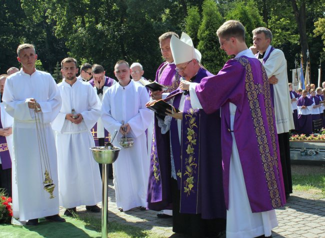 Pogrzeb śp. ks. Mariana Piotrowskiego cz. 2