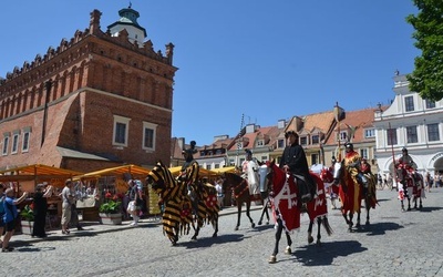 Historyczny pokaz na Rynku