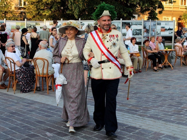 Bal w 100-lecie połączenie Krakowa i Podgórza