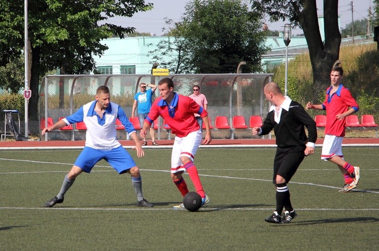 Mecz piłkarski retro w Łowiczu