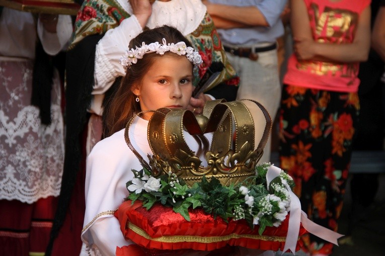 Procesja eucharystyczna wokół bazyliki 