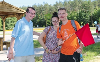 Na zdjęciu (od lewej) Jacek, Emilia i Marek ze wspólnoty 20/40. Wpadli na pomysł, aby wybrać się do Lip, podczas... rozważania fragmentu Ewangelii 