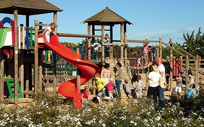  Najmłodsi wakacje mogą spędzić na jednym z trójmiejskich placów zabaw. Ten w parku Reagana cieszy się dużą popularnością 