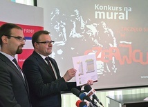  Mateusz Tyczyński (z lewej) i Radosław Witkowski zachęcają do udziału w konkursie
