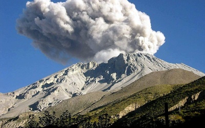 Erupcja wulkanu - zamknięto pięć lotnisk