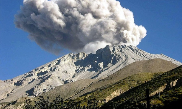 Erupcja wulkanu - zamknięto pięć lotnisk