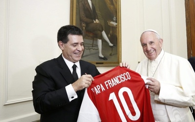 Franciszek już w Paragwaju