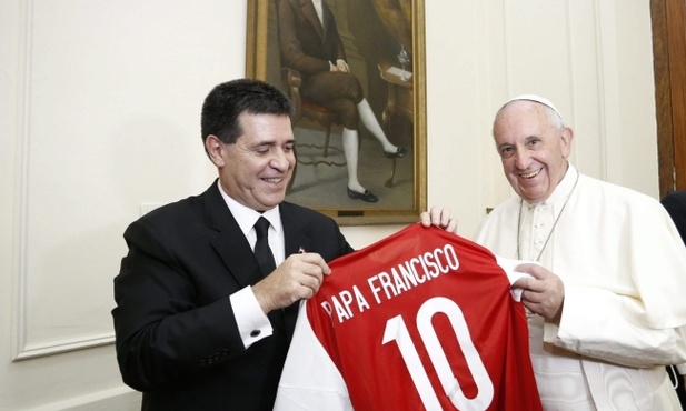 Franciszek już w Paragwaju