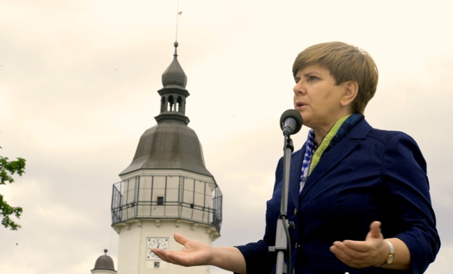 Beata Szydło na Rynku Wielkim w Szydłowcu