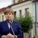 Beata Szydło na Rynku Wielkim w Szydłowcu