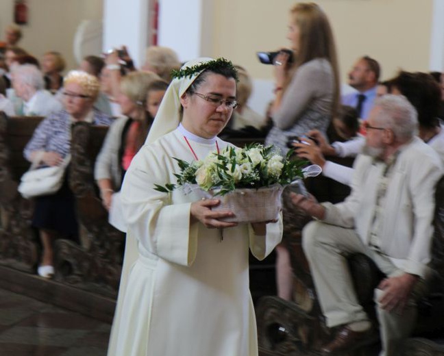 Śluby wieczyste sióstr ze Zgromadzenia Jezusa Miłosiernego