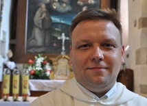 Tropie - procesja do kościoła