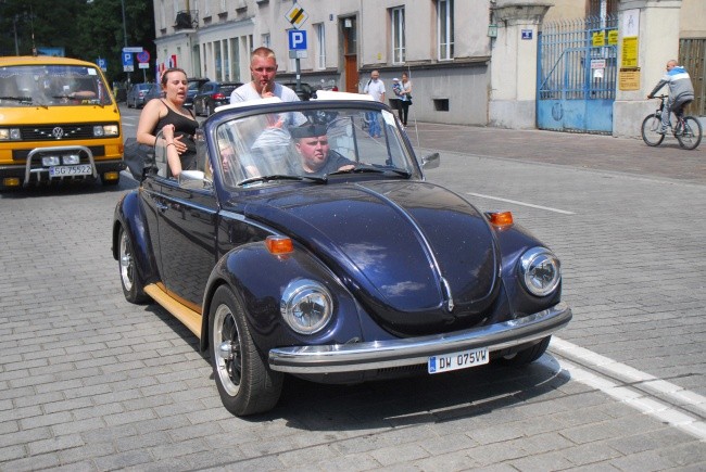 Parada "garbusów" w Krakowie