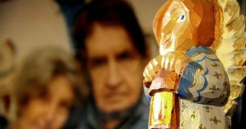 Poezja ks. Twardowskiego w rytmie rapu