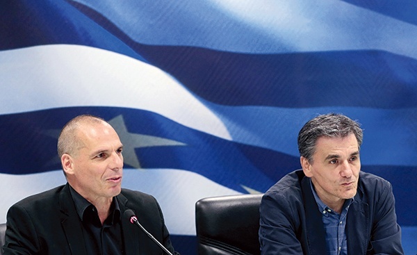 Yanis Varoufakis – były już minister finansów Grecji (z lewej) i jego następca – Euklides Tsakalotos