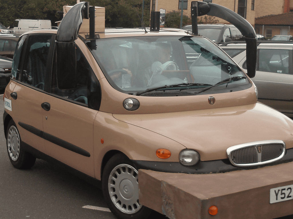 Fiat Multipla и нога