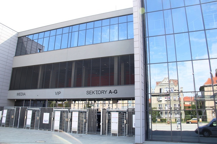 Nowy stadion w Tychach - z zewnątrz