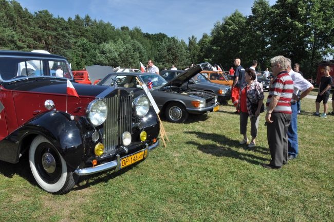 Zlot oldtimerów w Dobrzeniu Wielkim