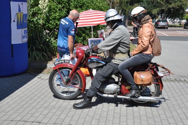 Zlot oldtimerów w Dobrzeniu Wielkim