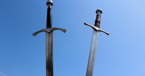 Dwa nagie miecze