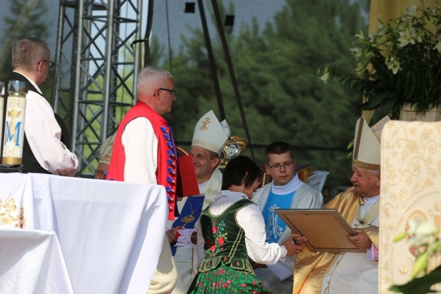 Jubileuszowy hołd dla MB Rychwałdzkiej