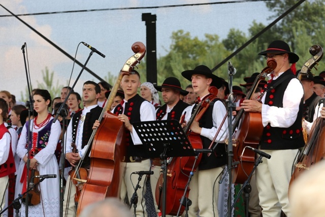 Jubileuszowy hołd dla MB Rychwałdzkiej