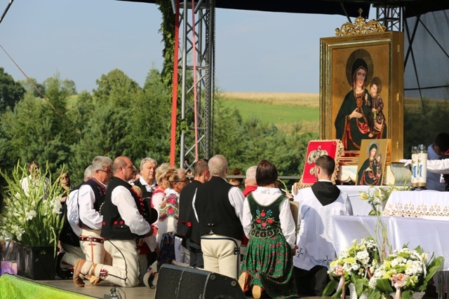 Jubileuszowy hołd dla MB Rychwałdzkiej