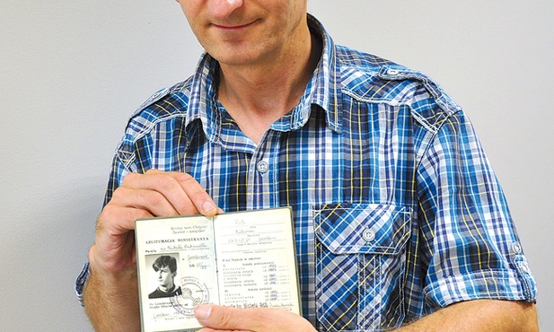 Do dziś Piotr Adam ma legitymację ministrancką 