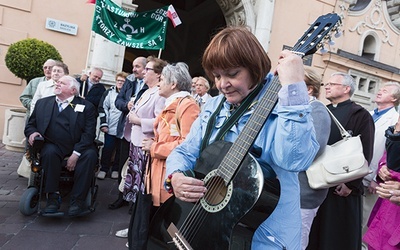 Uczestnicy pierwszej rzymskiej oazy na Jasnej Górze. Jolanta Mitros--Suchorzewska grała i śpiewała teraz i dla Jana Pawła II przed 36 laty w Castel Gandolfo 