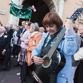 Uczestnicy pierwszej rzymskiej oazy na Jasnej Górze. Jolanta Mitros--Suchorzewska grała i śpiewała teraz i dla Jana Pawła II przed 36 laty w Castel Gandolfo 