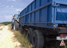   To nie niesprawne maszyny, ale użytkujący je rolnicy są główną przyczyną wypadków w gospodarstwach – podkreślają pracownicy KRUS