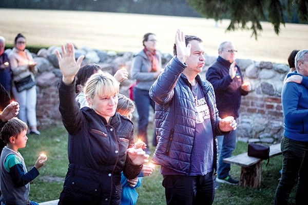  W pierwszym Wieczorze Chwały na polach Grunwaldu wzięło udział 60–70 osób