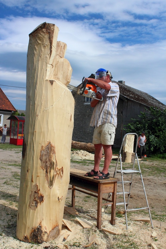 Plener rzeźbiarski w Farynach