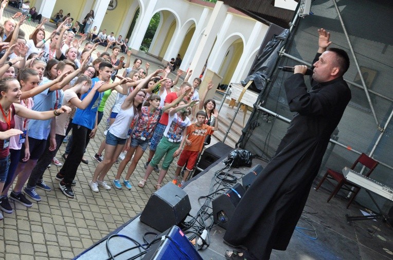 Ks. Jakub Bartczak na SMS