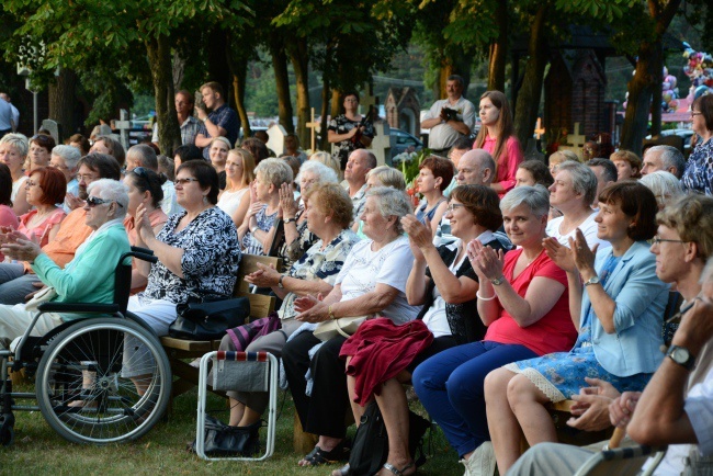 Wieczór Uwielbienia w sanktuarium św. Anny