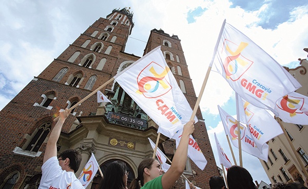  26.07.2015. Kraków. Na wieży bazyliki Mariackiej uruchomiono zegar odmierzający czas do rozpoczęcia Światowych Dni Młodzieży. Potrwają one od 26 do 31 lipca 2016 roku. Ruszyła także rejestracja uczestników,  jako pierwszy zarejestrował się papież Franciszek. 