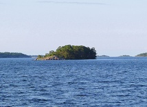 Przykładem wybrzeża szkierowego jest Archipelag Sztokholmski położony u wybrzeży Szwecji