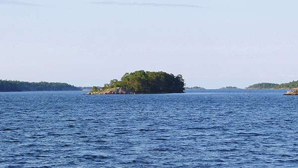 Przykładem wybrzeża szkierowego jest Archipelag Sztokholmski położony u wybrzeży Szwecji