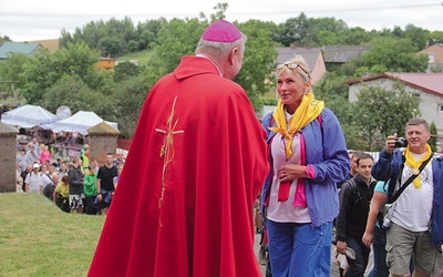  Pielgrzymów powitał biskup Wiesław Szlachetka