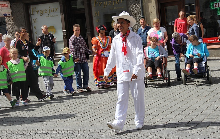 Folkojarmark i etnoprezentacje muzyczne