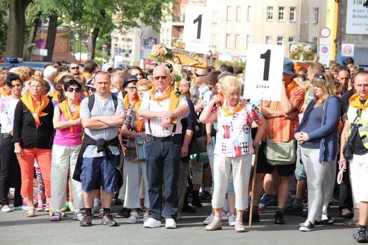 70. Pielgrzymka Rybnicka - dzień pierwszy - wymarsz