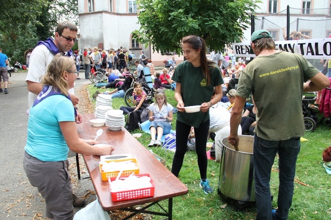 70. Pielgrzymka Rybnicka - dzień pierwszy - w drodze