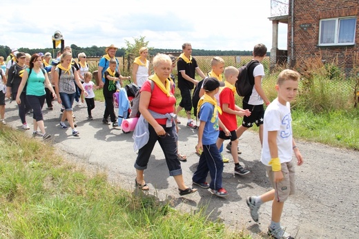 70. Pielgrzymka Rybnicka - dzień pierwszy - w drodze