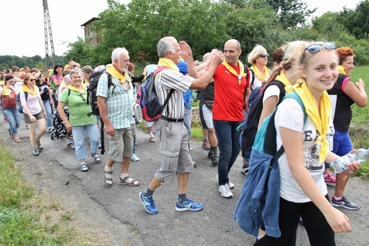 70. Pielgrzymka Rybnicka - dzień pierwszy - w drodze